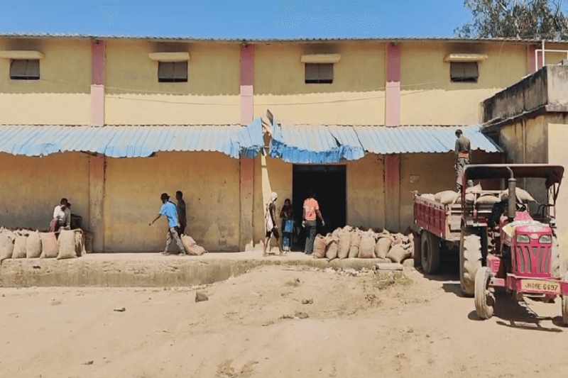 Garhwa Police Bust ₹4-Crore PDS Scam, Arrest Two Assistant Managers for Grain Embezzlement