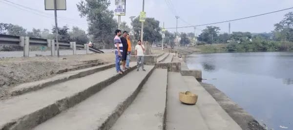 Chhath Festival Begins in Balumath with ‘Nahay-Khay’; Riverbanks Decorated and Ready for the Four-Day Celebration