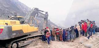Tragedy in Dhanbad: coal mine wall collapses, one worker killed and two injured