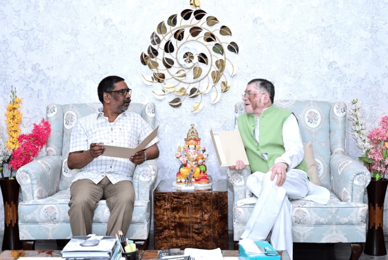 Governor Santosh Kumar Gangwar Meets CM Hemant Soren in Ranchi
