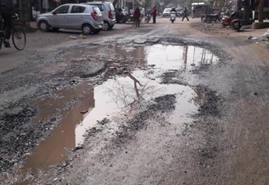 NH-43 in Disrepair: Potholes, Dust, and Public Outrage in Sisai Block