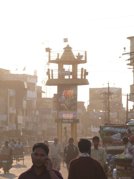 Ruckus at JMM Meeting in Gumla — Workers Clash Over Alleged Favoritism