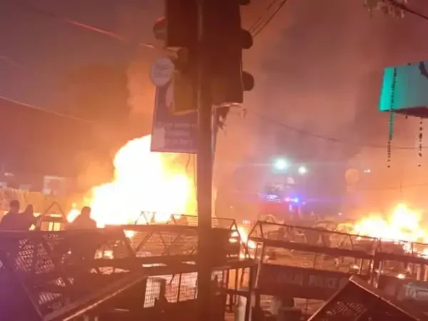 Car Explosion Near Delhi’s Red Fort Kills 8, Injures 24; High Alert in Multiple States